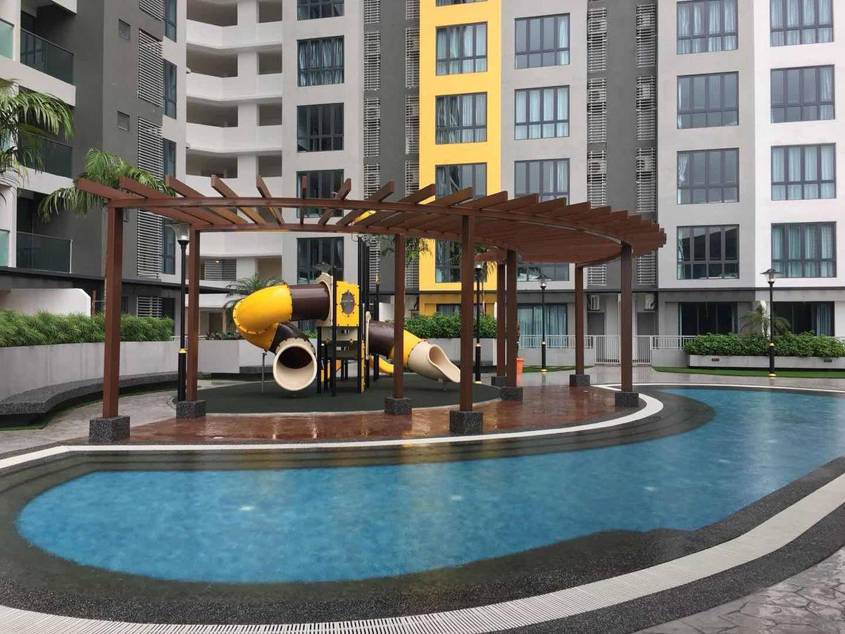 Silk Sky Residence Seri Kembangan Buitenkant foto